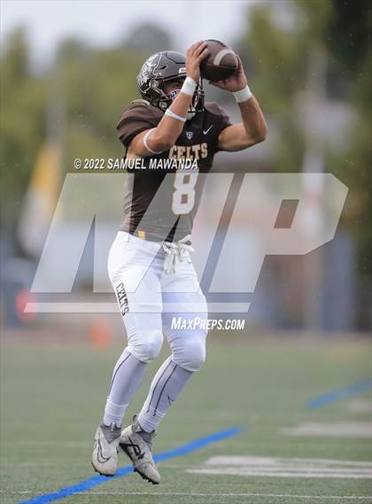 Thumbnail 1 in Chaminade @ Crespi photogallery.