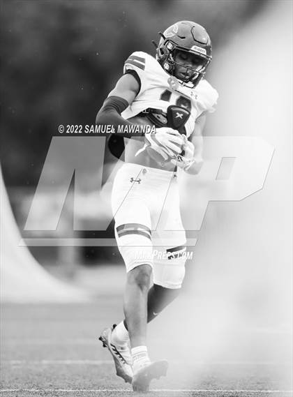Thumbnail 2 in Chaminade @ Crespi photogallery.