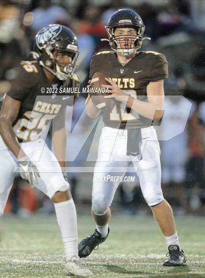 Thumbnail 2 in Chaminade @ Crespi photogallery.