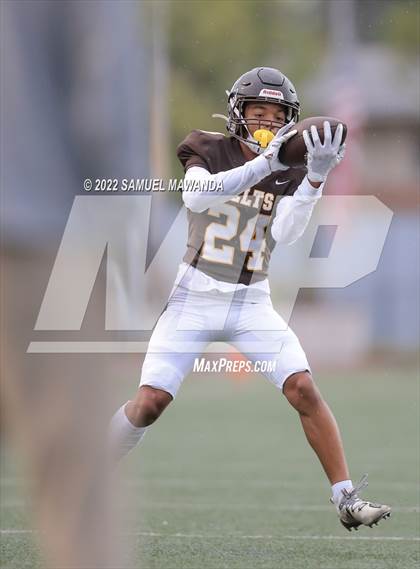 Thumbnail 2 in Chaminade @ Crespi photogallery.