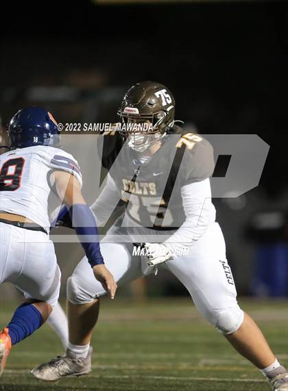 Thumbnail 2 in Chaminade @ Crespi photogallery.