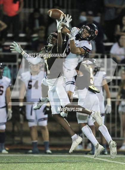 Thumbnail 2 in Chaminade @ Crespi photogallery.