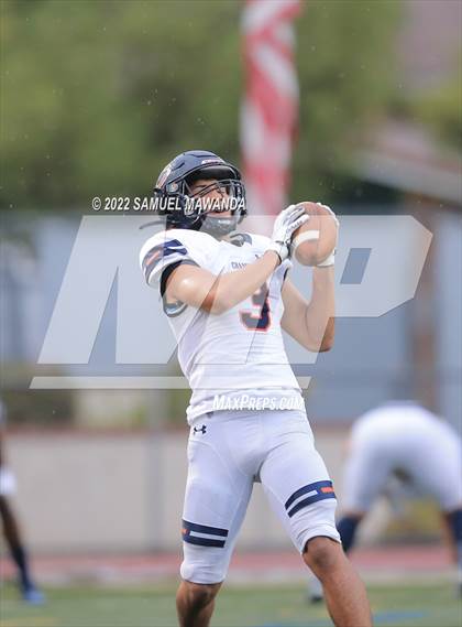 Thumbnail 2 in Chaminade @ Crespi photogallery.