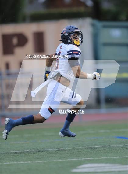 Thumbnail 2 in Chaminade @ Crespi photogallery.