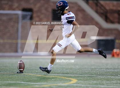 Thumbnail 2 in Chaminade @ Crespi photogallery.