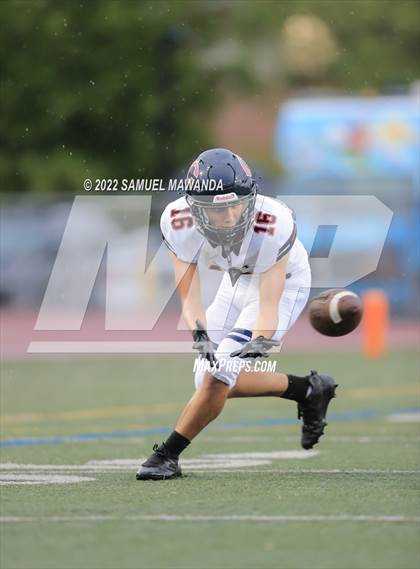 Thumbnail 2 in Chaminade @ Crespi photogallery.