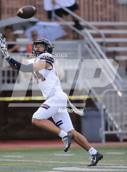Thumbnail 2 in Chaminade @ Crespi photogallery.