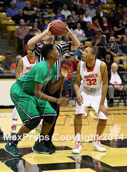 Thumbnail 2 in Overland vs. Denver East (CHSAA 5A Semifinal) photogallery.