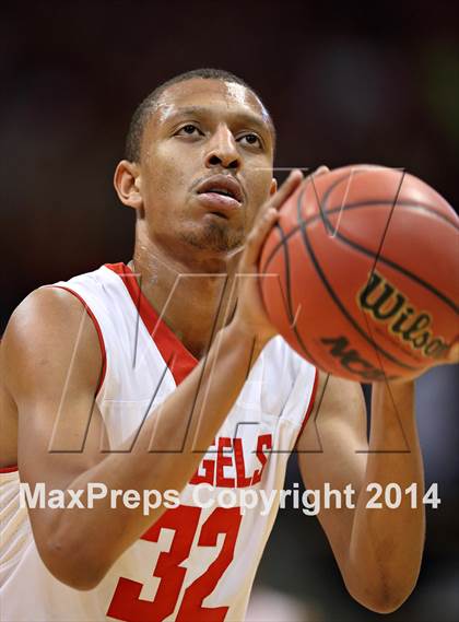 Thumbnail 2 in Overland vs. Denver East (CHSAA 5A Semifinal) photogallery.