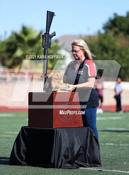Thumbnail 2 in Menlo-Atherton vs. Pleasant Valley (Honor Bowl) photogallery.