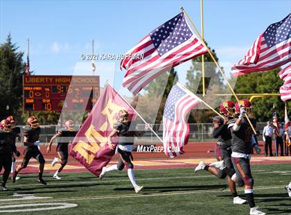Thumbnail 3 in Menlo-Atherton vs. Pleasant Valley (Honor Bowl) photogallery.