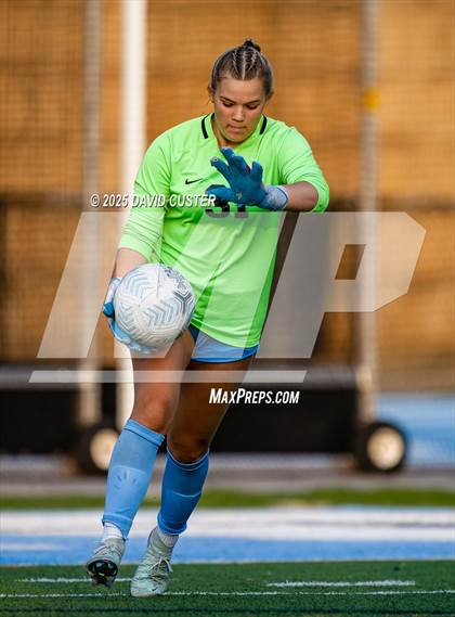 Thumbnail 2 in Oakton @ Yorktown (VHSL Region 6 Class D Semi-Final) photogallery.