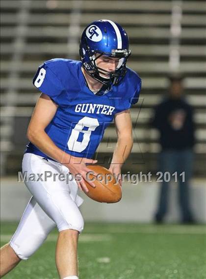 Thumbnail 3 in Gunter vs. Mildred (2A Region ll Division ll State Quarterfinals ) photogallery.