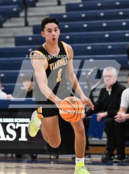 Thumbnail 2 in Manchester vs St. John-Vianney (WOBM Christmas Classic) photogallery.