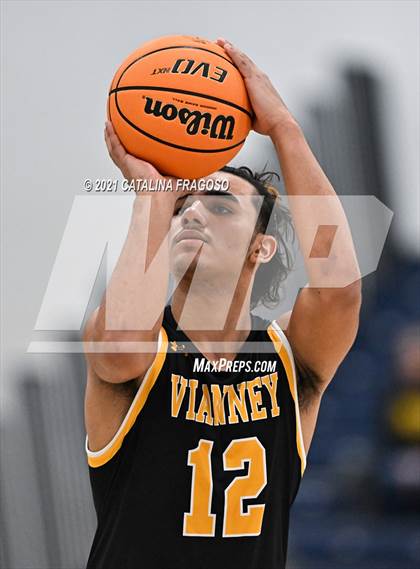 Thumbnail 3 in Manchester vs St. John-Vianney (WOBM Christmas Classic) photogallery.