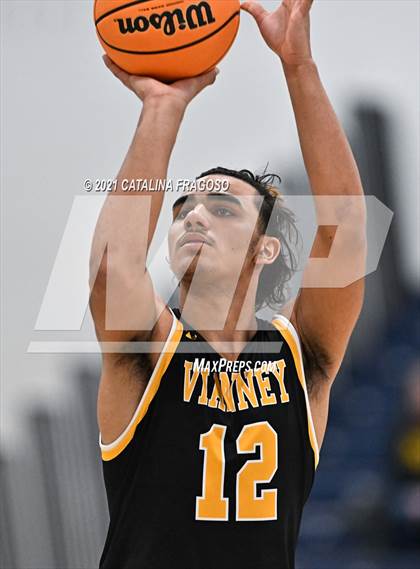 Thumbnail 2 in Manchester vs St. John-Vianney (WOBM Christmas Classic) photogallery.
