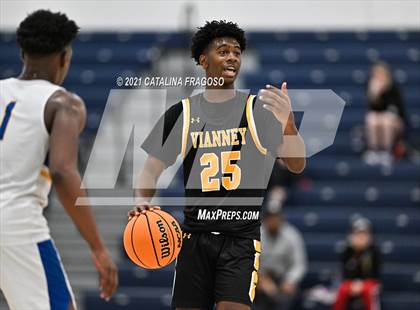 Thumbnail 3 in Manchester vs St. John-Vianney (WOBM Christmas Classic) photogallery.