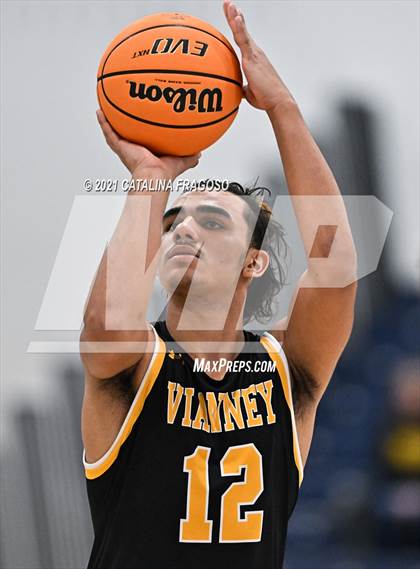 Thumbnail 1 in Manchester vs St. John-Vianney (WOBM Christmas Classic) photogallery.