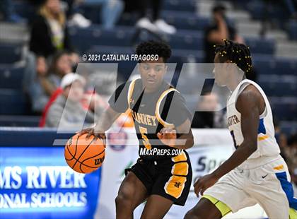 Thumbnail 1 in Manchester vs St. John-Vianney (WOBM Christmas Classic) photogallery.