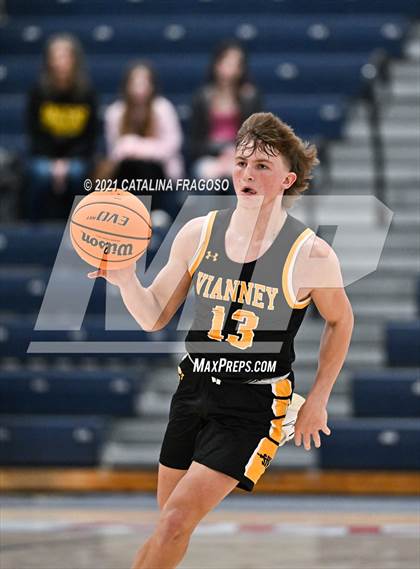 Thumbnail 1 in Manchester vs St. John-Vianney (WOBM Christmas Classic) photogallery.