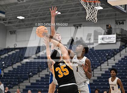 Thumbnail 3 in Manchester vs St. John-Vianney (WOBM Christmas Classic) photogallery.