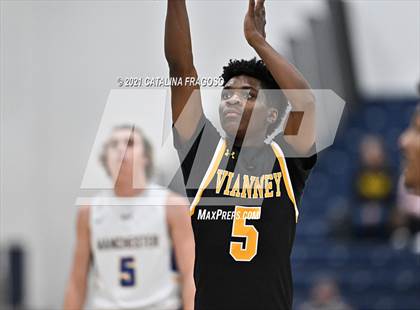 Thumbnail 1 in Manchester vs St. John-Vianney (WOBM Christmas Classic) photogallery.