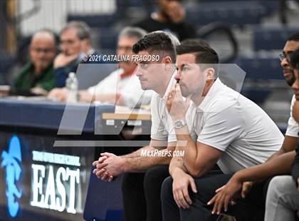 Thumbnail 2 in Manchester vs St. John-Vianney (WOBM Christmas Classic) photogallery.
