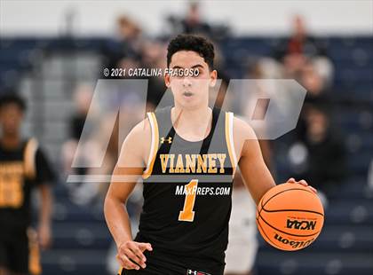 Thumbnail 1 in Manchester vs St. John-Vianney (WOBM Christmas Classic) photogallery.