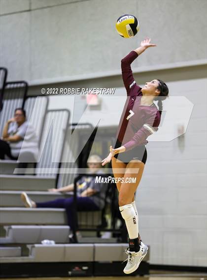 Thumbnail 1 in Red Oak @ Crandall photogallery.