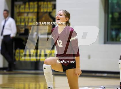 Thumbnail 1 in Red Oak @ Crandall photogallery.