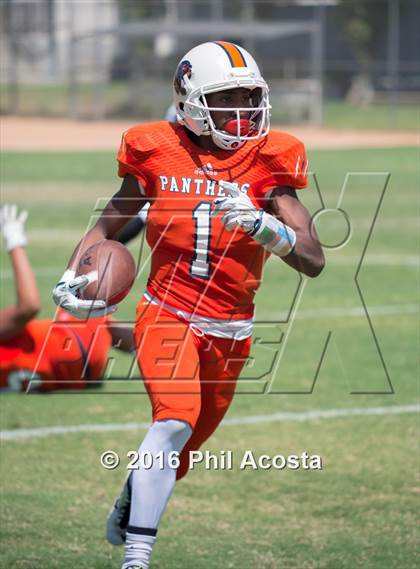 Thumbnail 3 in Polytechnic vs Brentwood photogallery.