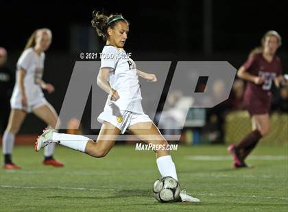 Thumbnail 1 in East Lyme vs. Hand (CIAC Class L Second Round) photogallery.
