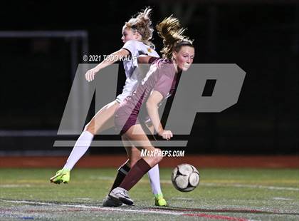 Thumbnail 2 in East Lyme vs. Hand (CIAC Class L Second Round) photogallery.
