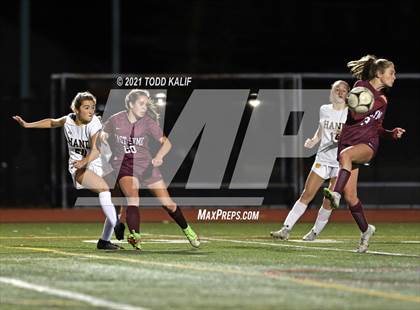 Thumbnail 2 in East Lyme vs. Hand (CIAC Class L Second Round) photogallery.