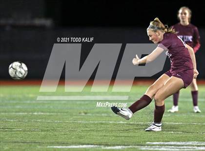 Thumbnail 2 in East Lyme vs. Hand (CIAC Class L Second Round) photogallery.