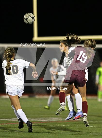 Thumbnail 2 in East Lyme vs. Hand (CIAC Class L Second Round) photogallery.