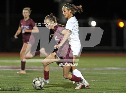 Thumbnail 2 in East Lyme vs. Hand (CIAC Class L Second Round) photogallery.