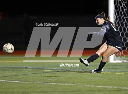 Thumbnail 3 in East Lyme vs. Hand (CIAC Class L Second Round) photogallery.