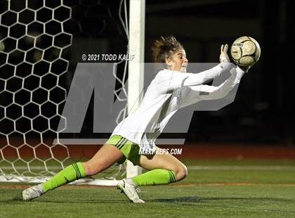 Thumbnail 2 in East Lyme vs. Hand (CIAC Class L Second Round) photogallery.