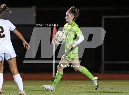 Thumbnail 2 in East Lyme vs. Hand (CIAC Class L Second Round) photogallery.