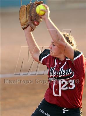 Thumbnail 3 in Glendora vs. El Modena (CIF SS D2 Final) photogallery.
