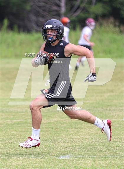 Thumbnail 1 in Nolensville 7-on-7 Tournament photogallery.