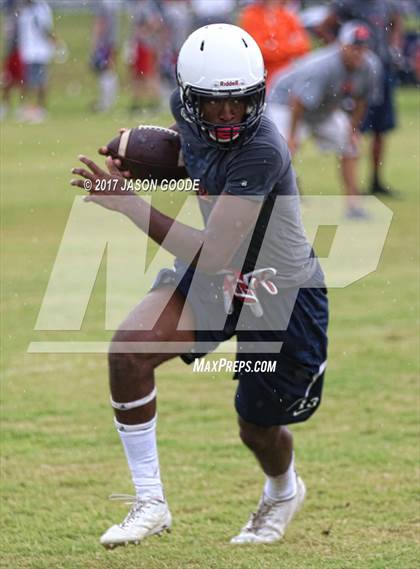 Thumbnail 2 in Nolensville 7-on-7 Tournament photogallery.