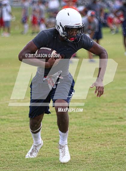 Thumbnail 3 in Nolensville 7-on-7 Tournament photogallery.