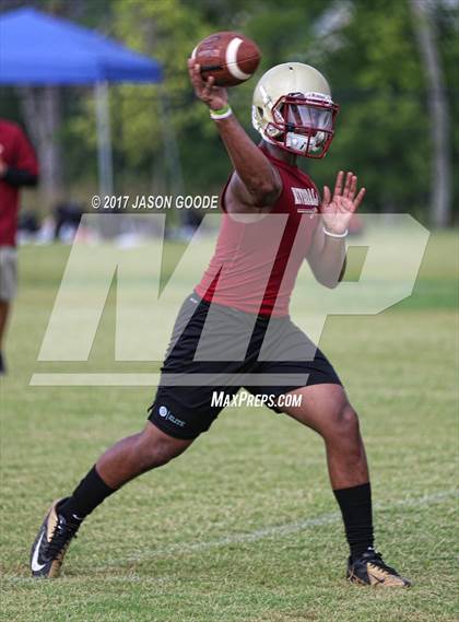 Thumbnail 1 in Nolensville 7-on-7 Tournament photogallery.