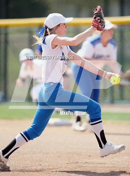 Thumbnail 2 in Byron Nelson vs Krum photogallery.