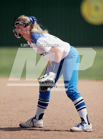 Thumbnail 2 in Byron Nelson vs Krum photogallery.