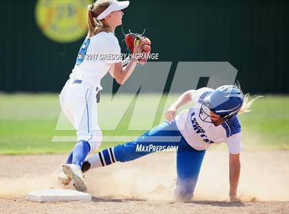 Thumbnail 2 in Byron Nelson vs Krum photogallery.