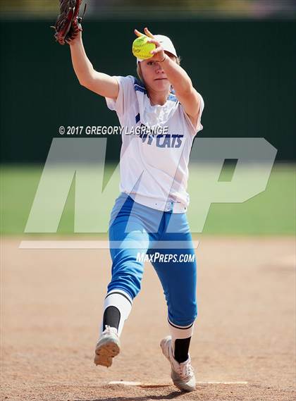 Thumbnail 3 in Byron Nelson vs Krum photogallery.