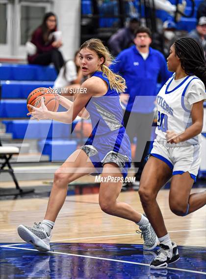 Thumbnail 3 in Navasota vs Needville photogallery.